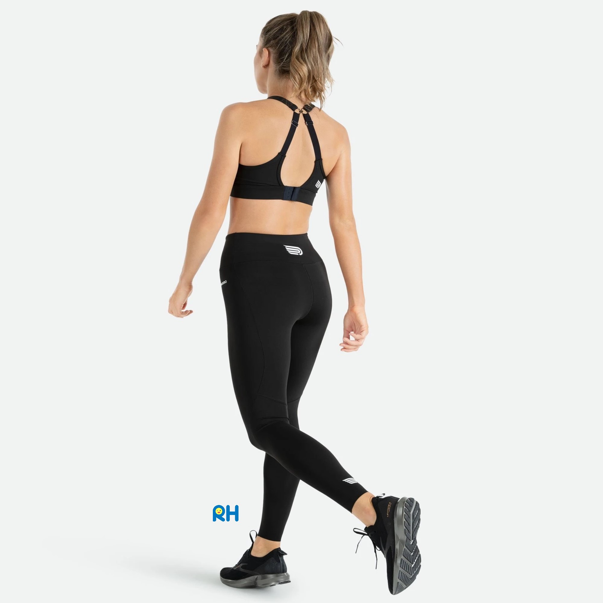 Solaire Women's Black Athletic Compression Workout Gym Yoga Capris Pants  Shorts