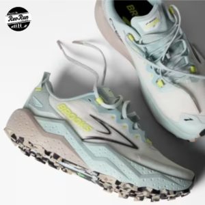 BROOKS CALDERA 8 (WOMEN) [Misty Blue/Coconut]